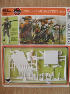 AIRFIX 54mm 01560 ENGLISH MUSKETEER 1642